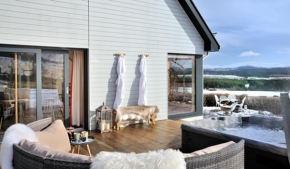 Tom's Lodge